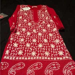 Red and white top women’s  medium
